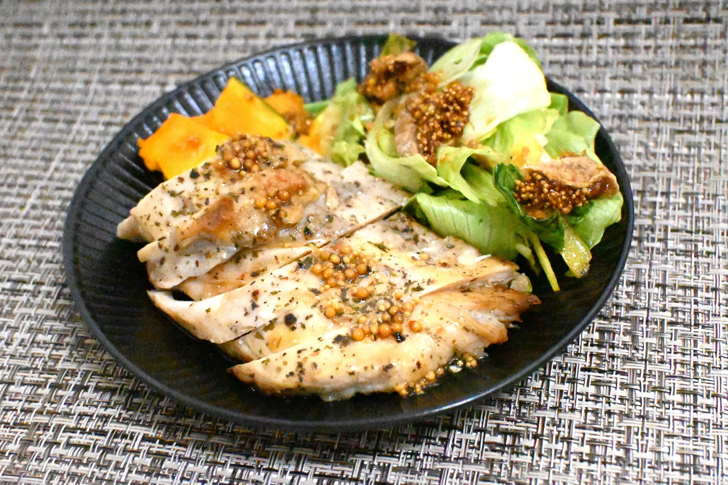 鶏肉のソテー　バルサミコ風ソース～イチジクを添えて～